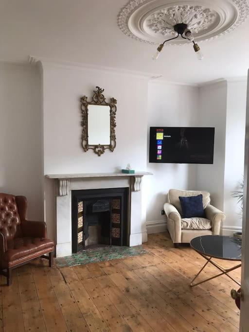 Large Newly Refurbished House Close To Harbour Bristol Exteriör bild