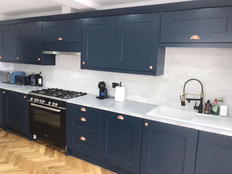 Large Newly Refurbished House Close To Harbour Bristol Exteriör bild