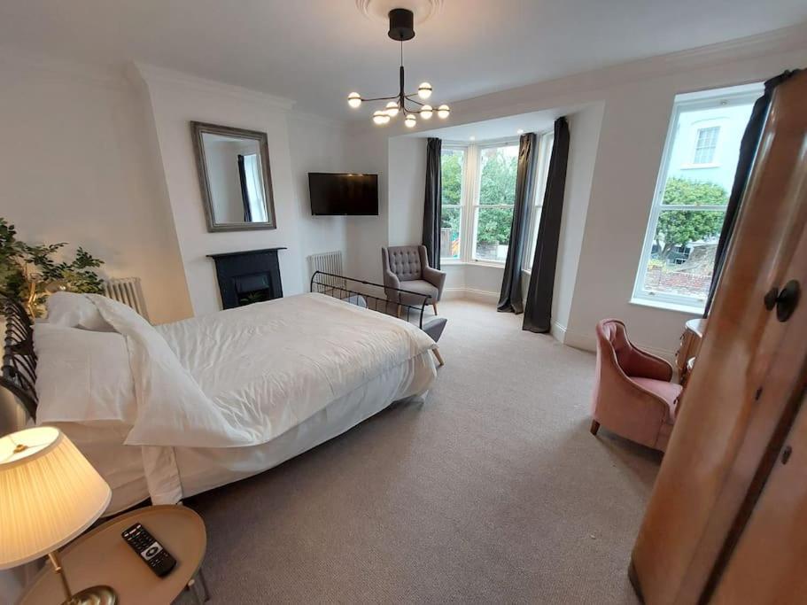 Large Newly Refurbished House Close To Harbour Bristol Exteriör bild