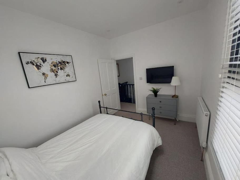 Large Newly Refurbished House Close To Harbour Bristol Exteriör bild