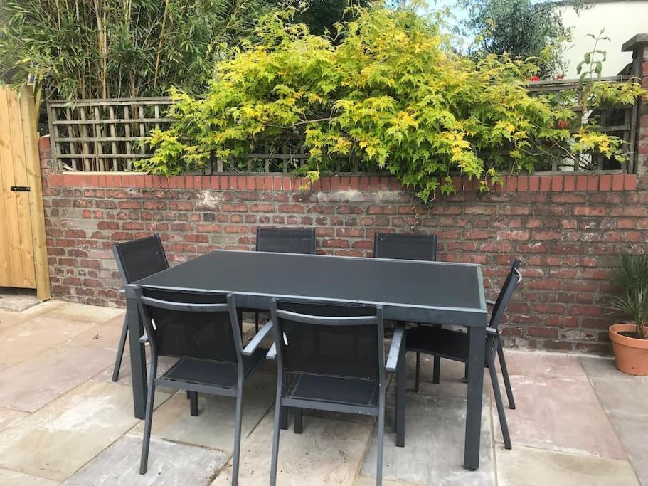 Large Newly Refurbished House Close To Harbour Bristol Exteriör bild